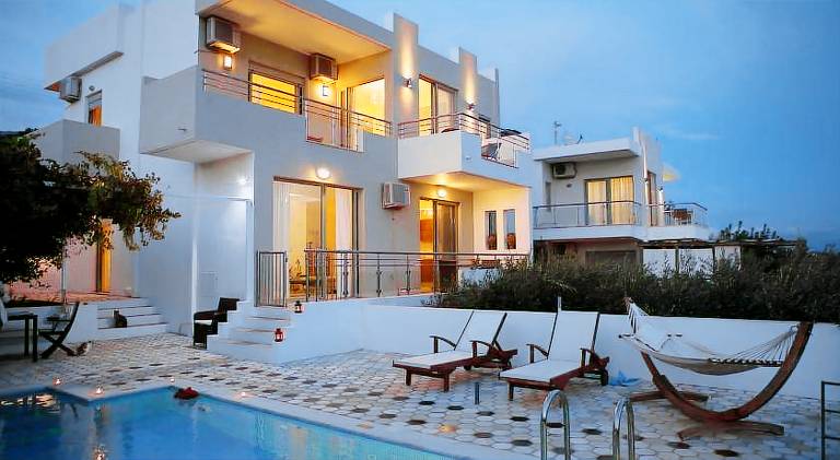Villa with private pool, hot tub & BBQ in Ierapetra