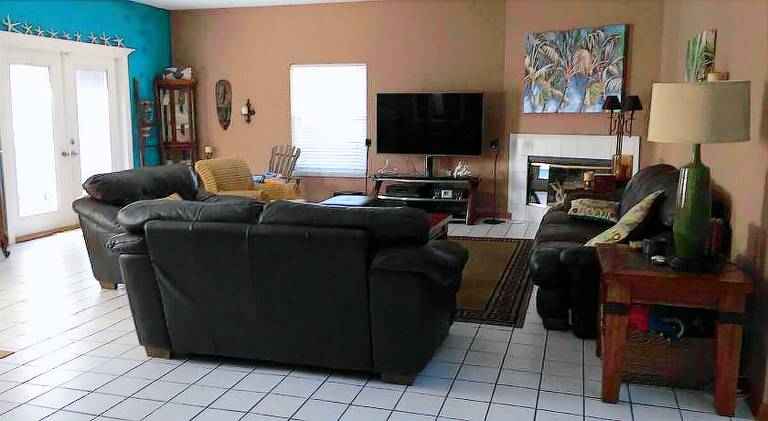Vacation home with pool — photo 5