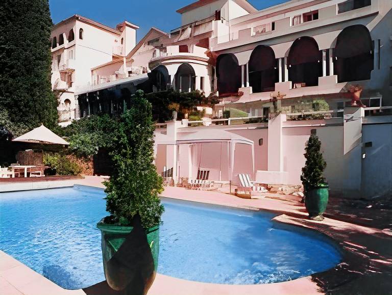 Auberge De La Calanque in Le Lavandou