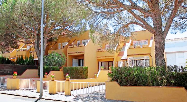 House with garden & terrace — photo 4