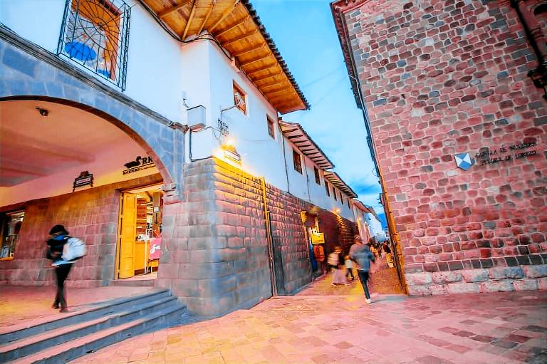 Yabar Hotel Plaza