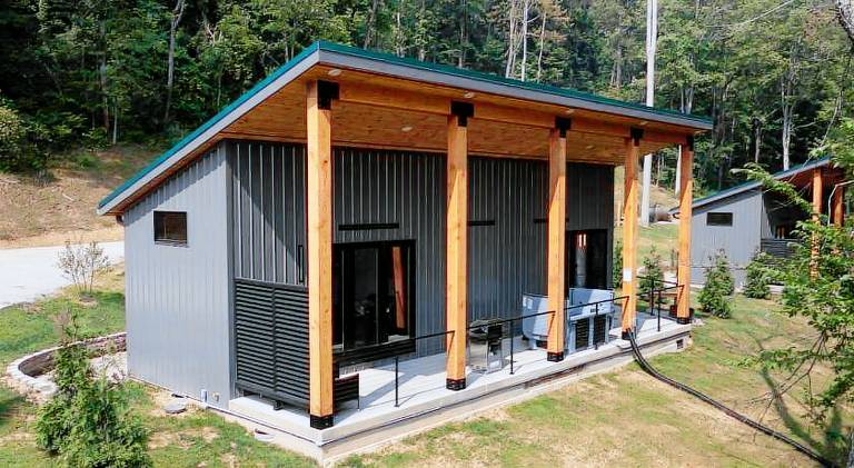 House with hot tub & pool | Dogs allowed — photo 4