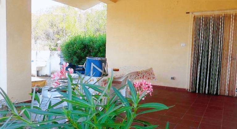 Nice holiday apartment with patio, garden & barbeque | Beach nearby | Pet-friendly — photo 4