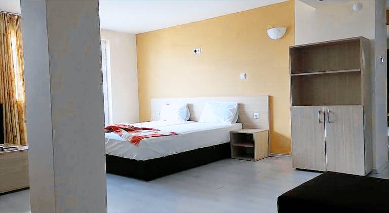 Lovely serviced apartment with sauna, pool & patio | Next to the beach | Pets are welcome — photo 2