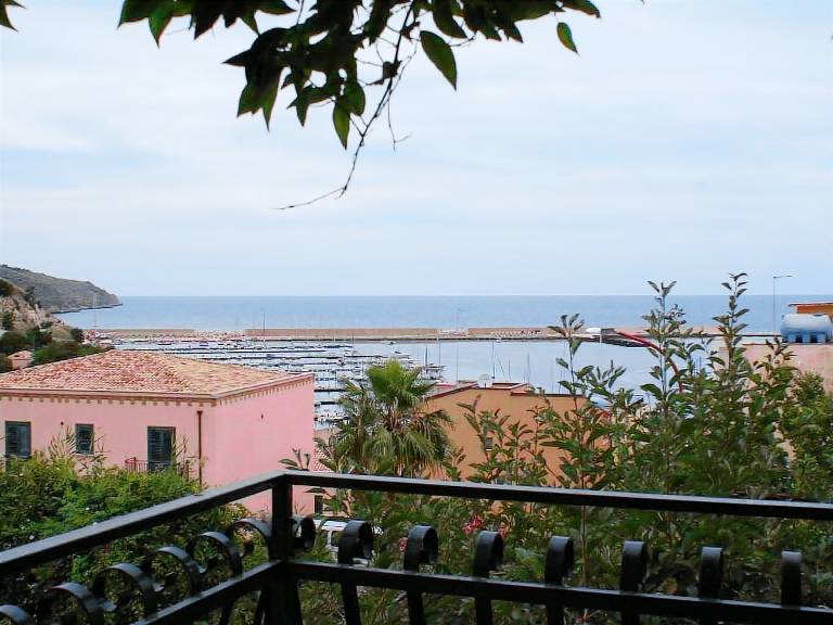 Beautiful holiday apartment with terrace, barbeque & yard | Nature view | Close to the beach | Pets are welcome — photo 2