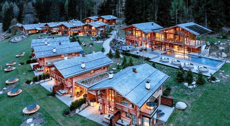 Chalet with yard, pool & BBQ | Suitable for remote work | Dogs allowed — photo 5