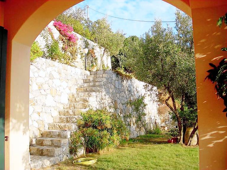 Villa with patio & garden | Water view — photo 5