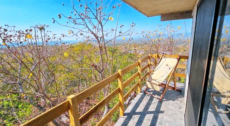 Lodge with patio & garden | Pets allowed — photo 3