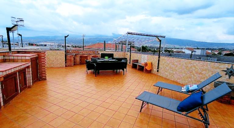 Holiday apartment with pool — photo 3