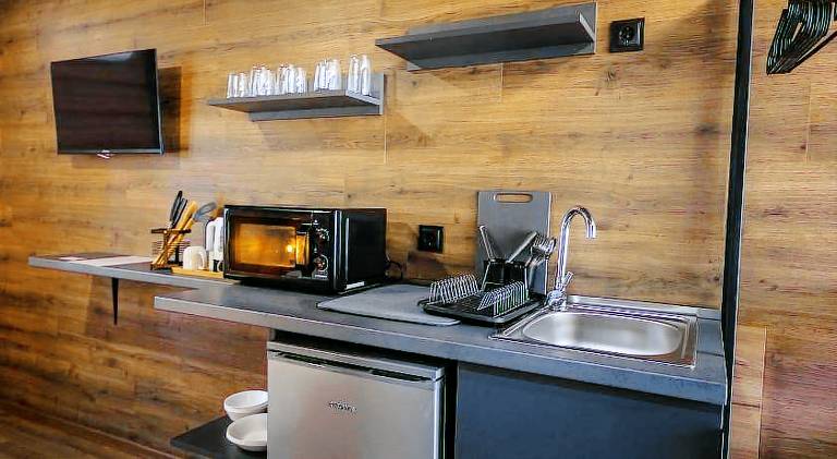 Albatross Family Nest Breeze Bungalow — photo 4