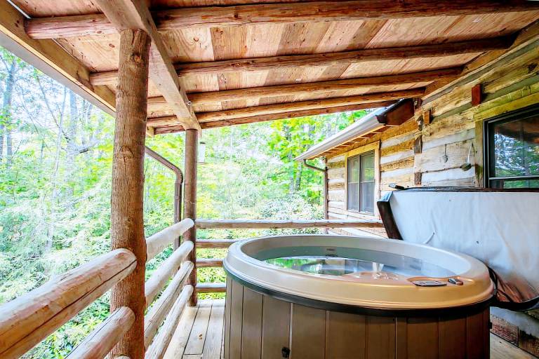 Cabin with jacuzzi | Mountain view — photo 2