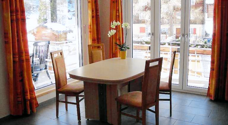 Apartment with BBQ, garden & patio — photo 3