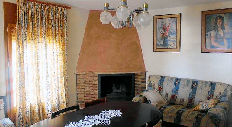 House with 5 rooms for 11 persons in Teruel