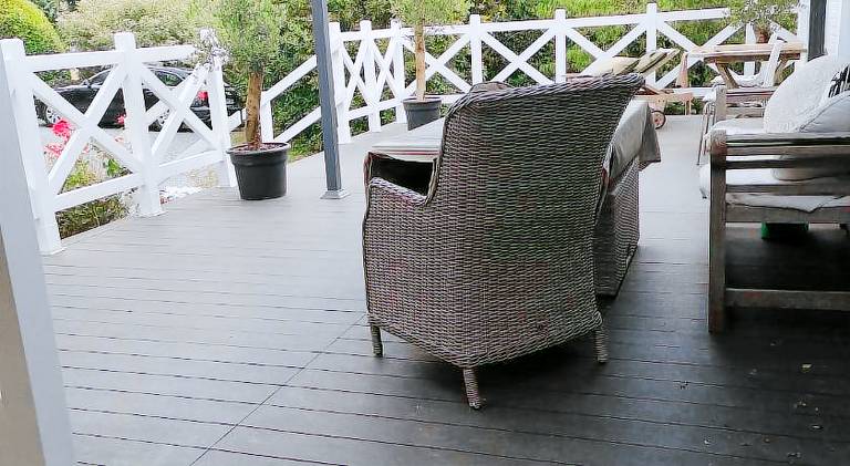 Apartment with terrace & yard — photo 3