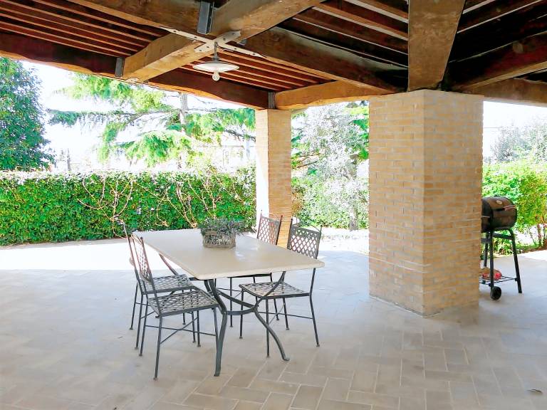 Rental apartment with patio, pool & yard — photo 5
