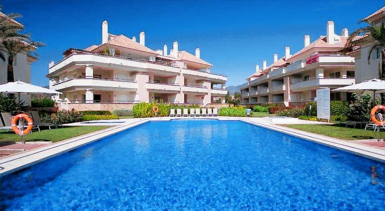Holiday apartment with jacuzzi & pool — photo 5