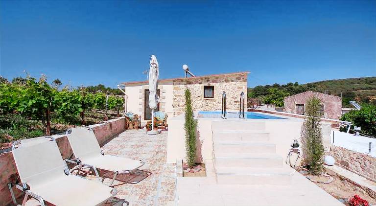 Villa with pool in Kissamos