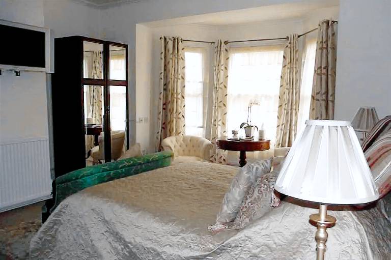 Townhouse Hotel