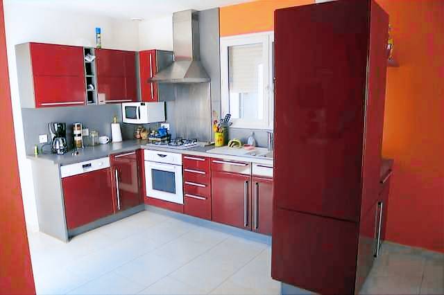 Fully equipped house with yard, barbeque & private pool | Pool view | Pets are welcome — photo 2