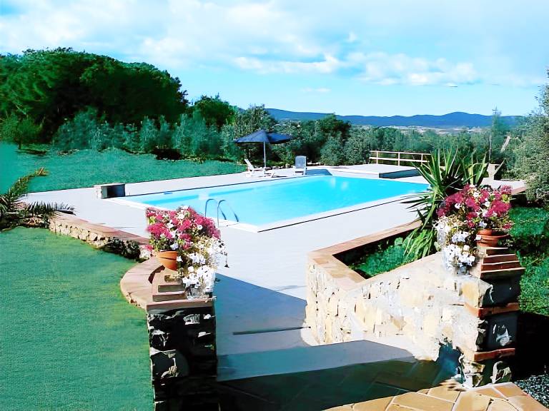 Farm with pool, patio & yard — photo 3