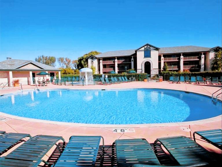 Apartment Lake Geneva