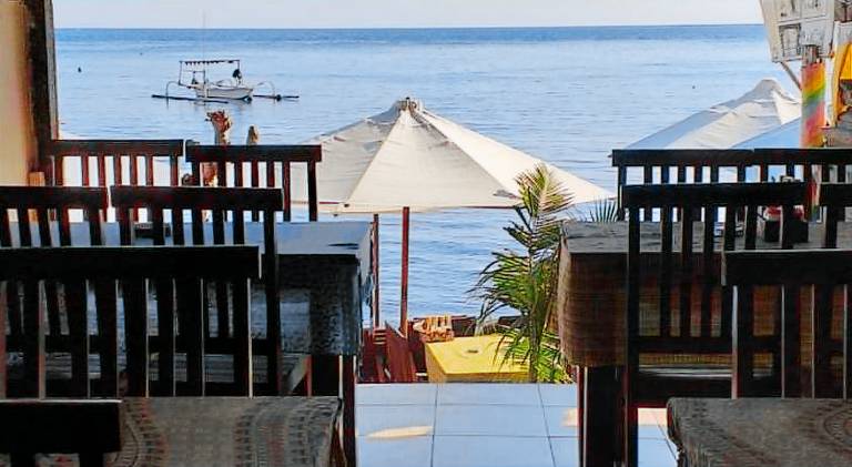 Warung Win Beach & Homestay — photo 3