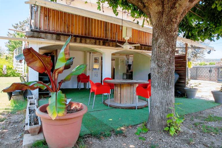 Villa with yard, barbeque & terrace | Garden view — photo 2