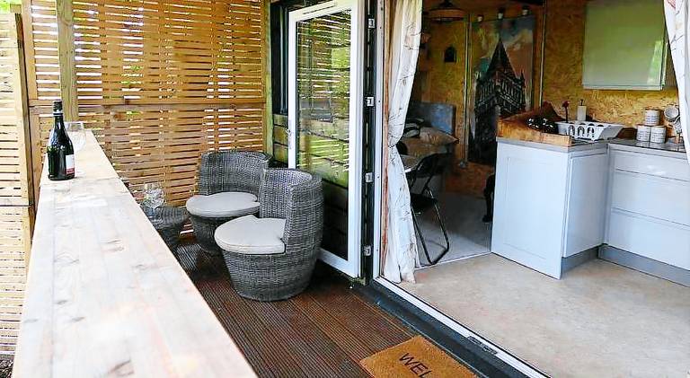 Lodge with garden, patio & barbecue — photo 5