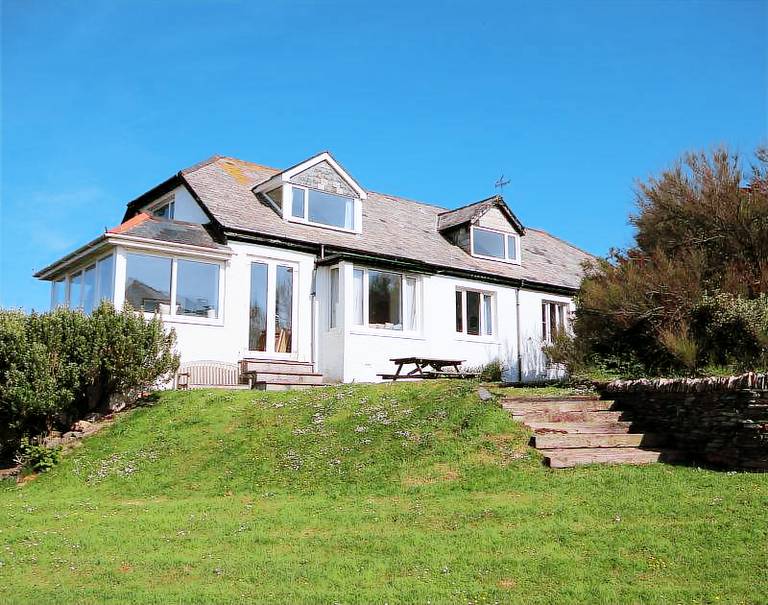 Cottage with garden | Beach view — photo 2