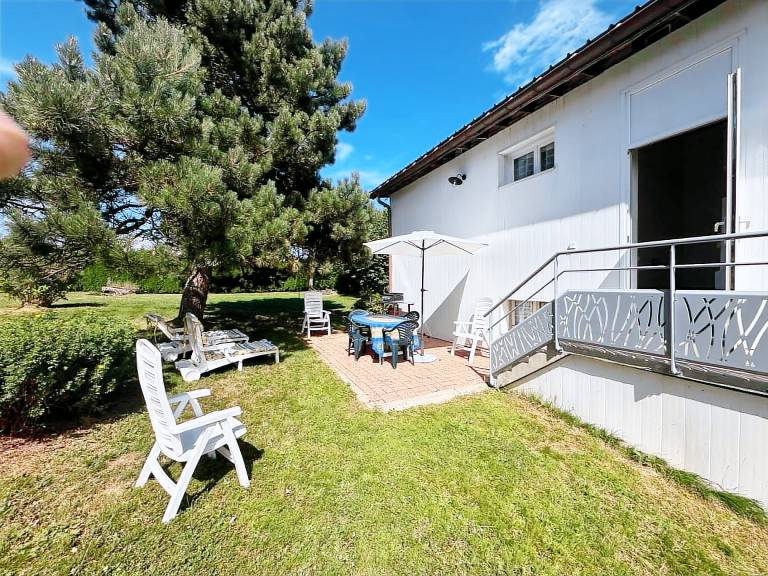 Gite with barbeque & patio — photo 4