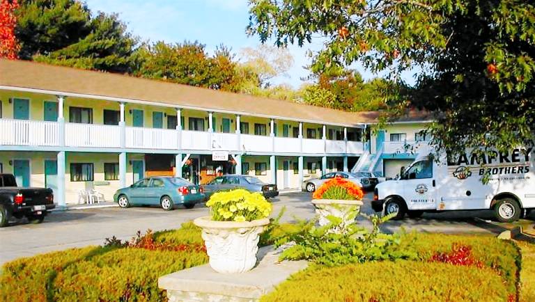 Motel  Hampton