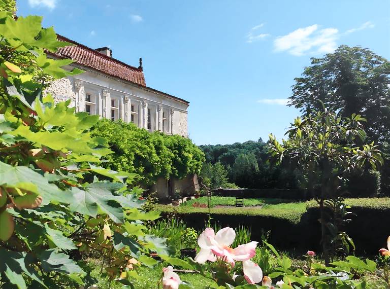 Country House “Château De La Beauze Annex” with Private Pool, Terrace, and Wi-Fi — photo 2