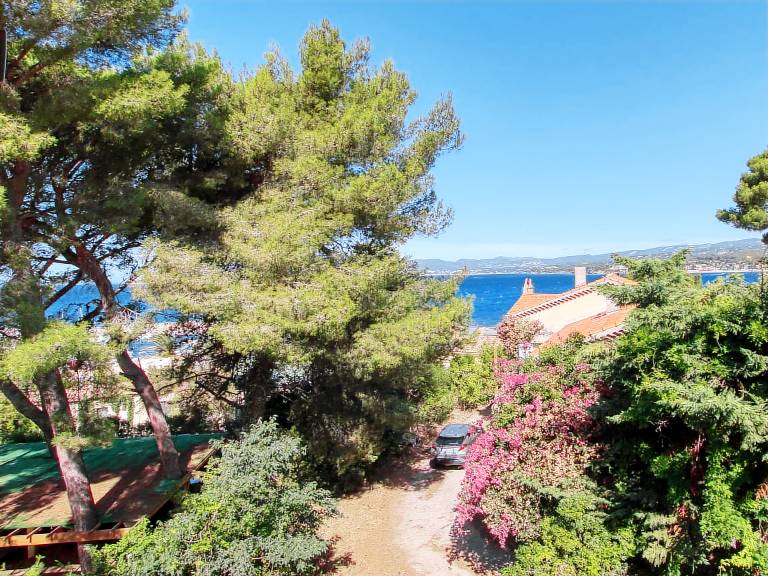 Apartment with patio | Sea view — photo 3