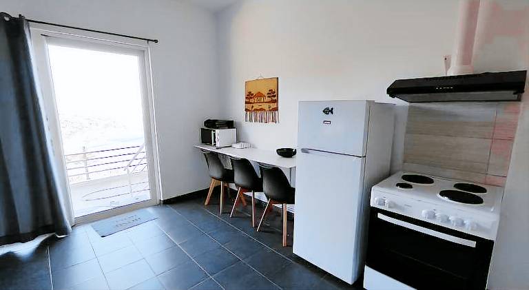 Vacation home with patio | Close to the beach | Dogs allowed — photo 4