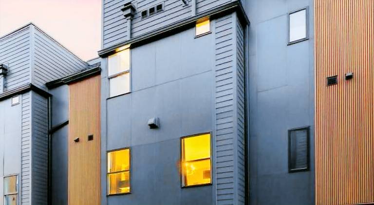 City View Home with HotTub Rooftop Arcade Game and Parking — photo 5
