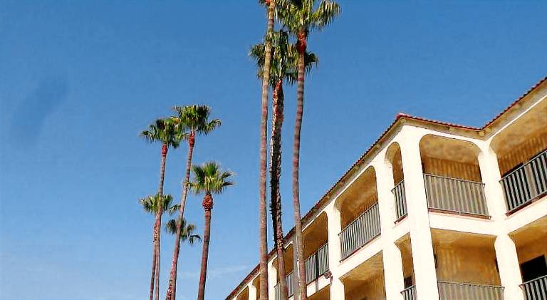 Vagabond Inn Glendale — photo 2