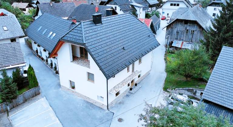 Rental apartment with patio — photo 5