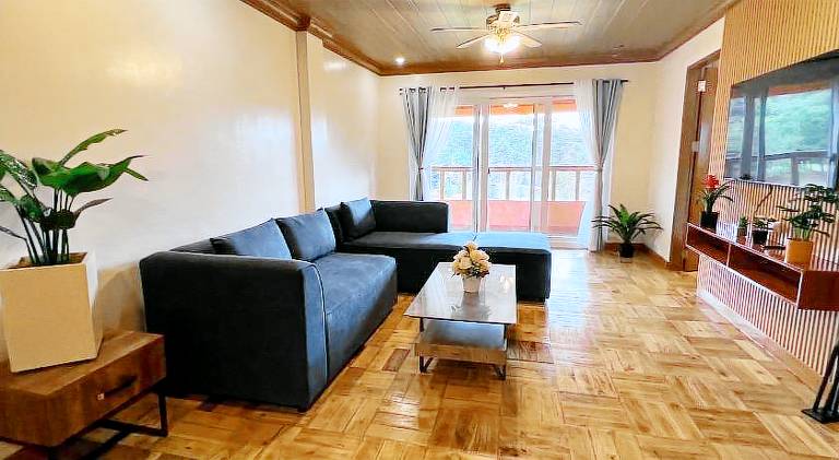 Apartment with garden & terrace — photo 4