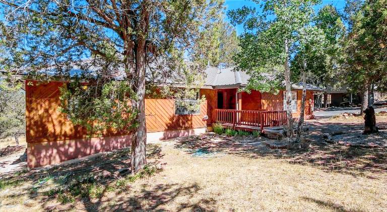 House with hot tub | Dogs allowed in Ruidoso Downs, NM