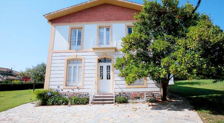 Fully equipped lovely vacation home with patio & BBQ | Perfect for remote work | Pet-friendly in Gijon