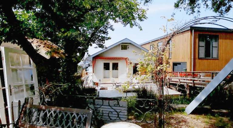 Houseboat apartment with water terrace, free bikes & fast wifi — photo 4