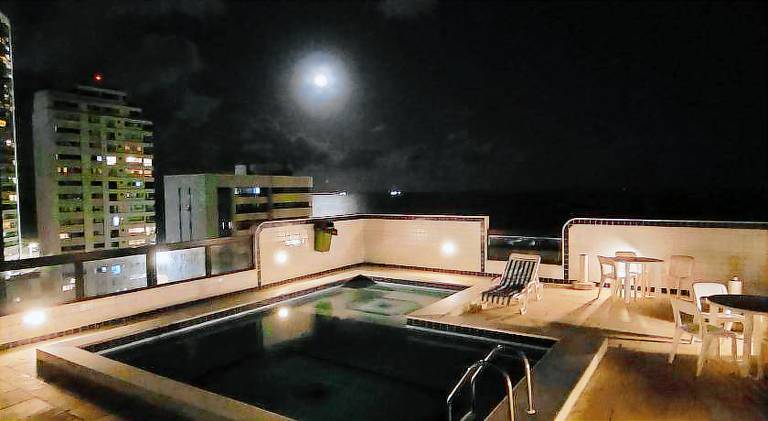Apartment with pool — photo 2