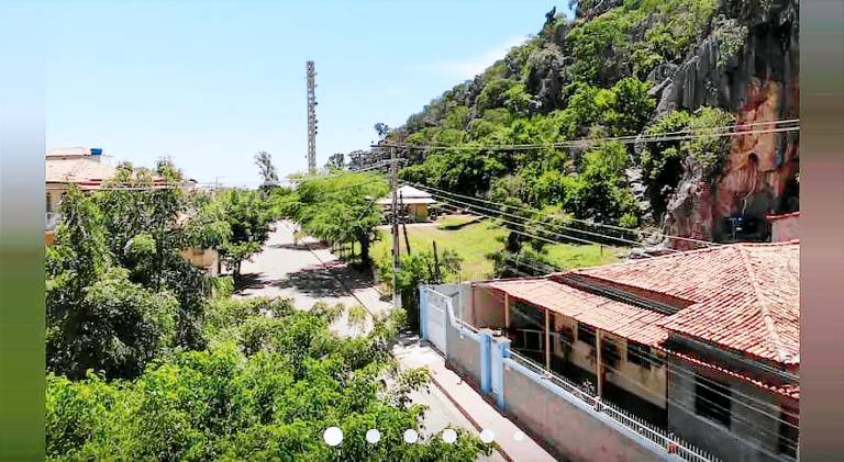 Casa pedacinho do morro in Bom Jesus Da Lapa