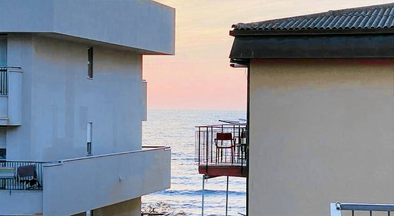 Holiday apartment with 3 rooms for 6 persons in Cefalù