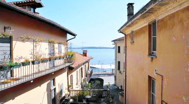 House with terrace — photo 4