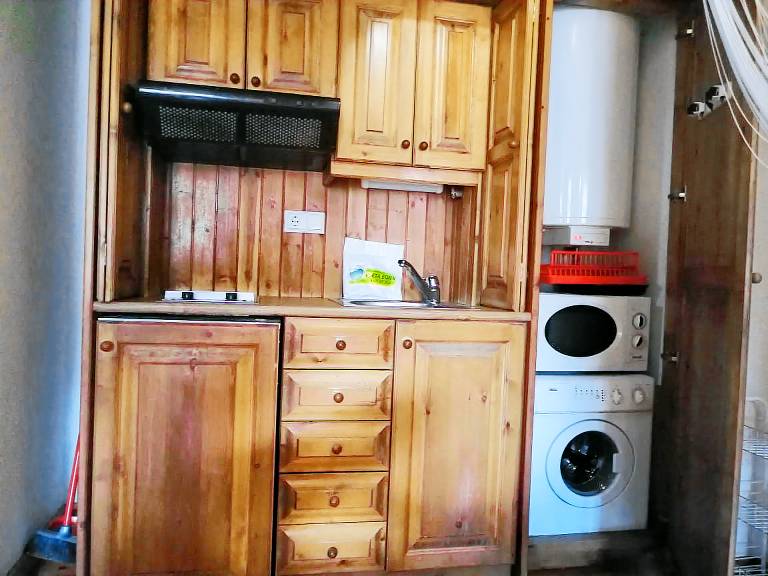 Pleasant apartment with yard | Pet-friendly — photo 3