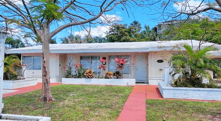 Rental apartment with garden in Fort Lauderdale, FL