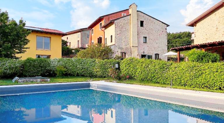 Lovely farm with patio, yard & private pool | Dogs allowed in Torri del Benaco