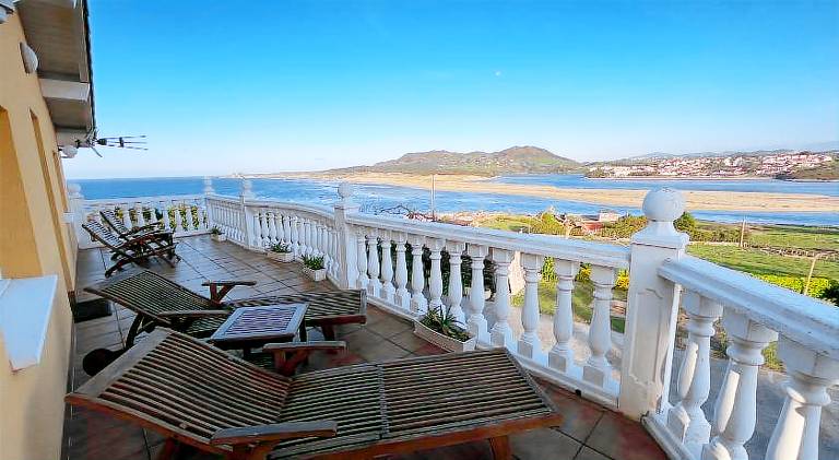 Robayera Family Beach Home — photo 3