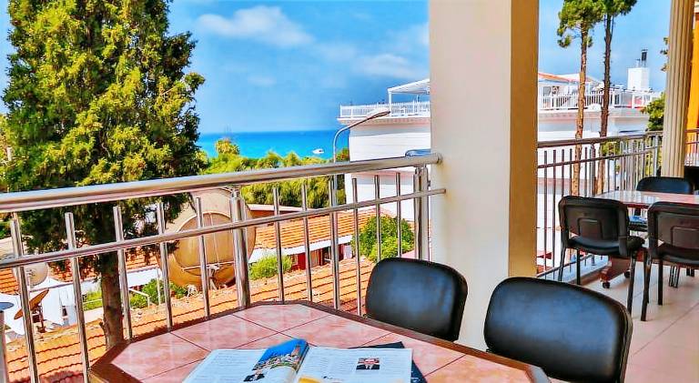 Serviced apartment with terrace | Beach nearby | Pets allowed — photo 2
